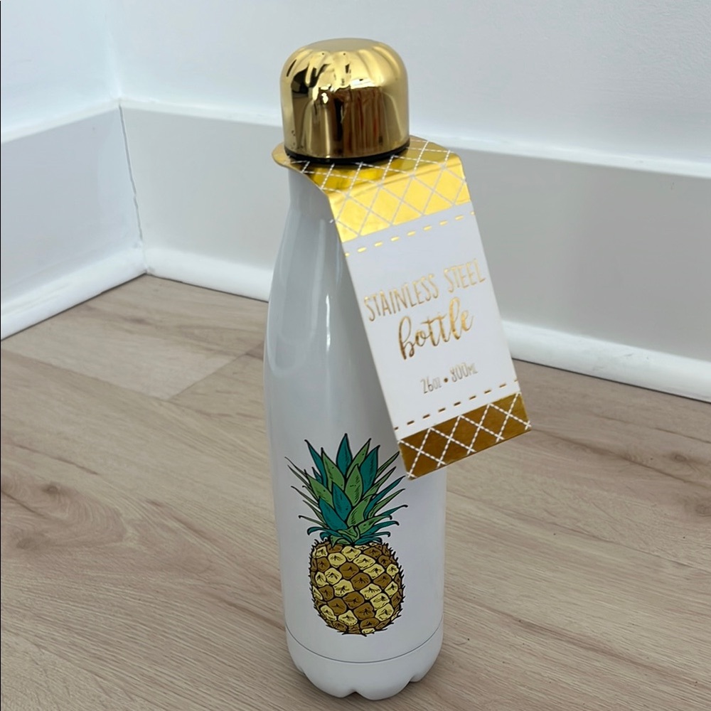 Gold and White Pineapple Stainless Steel Bottle